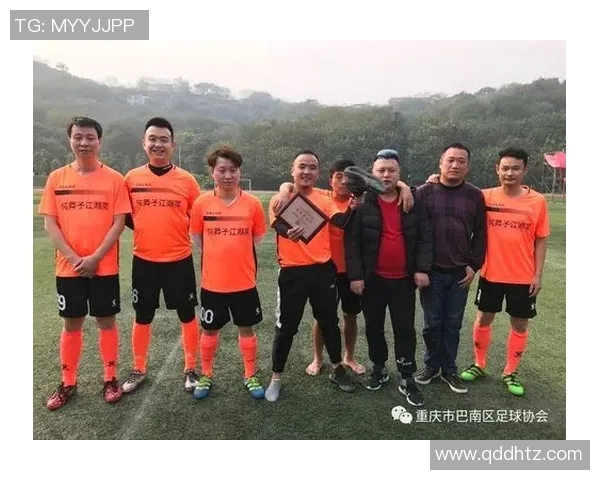 西服足球:优雅与激情的完美结合,重新定义现代运动风尚 西服足球:优雅与激情的完美结合,重新定义现代运动风尚